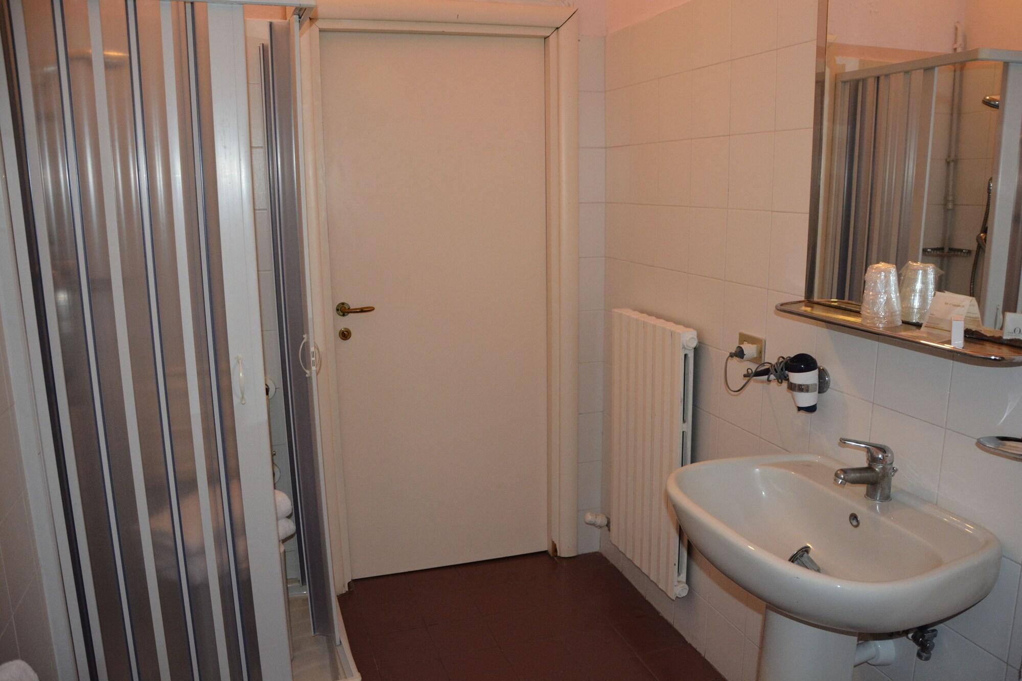 אלסיו Hotel Alfieri מראה חיצוני תמונה