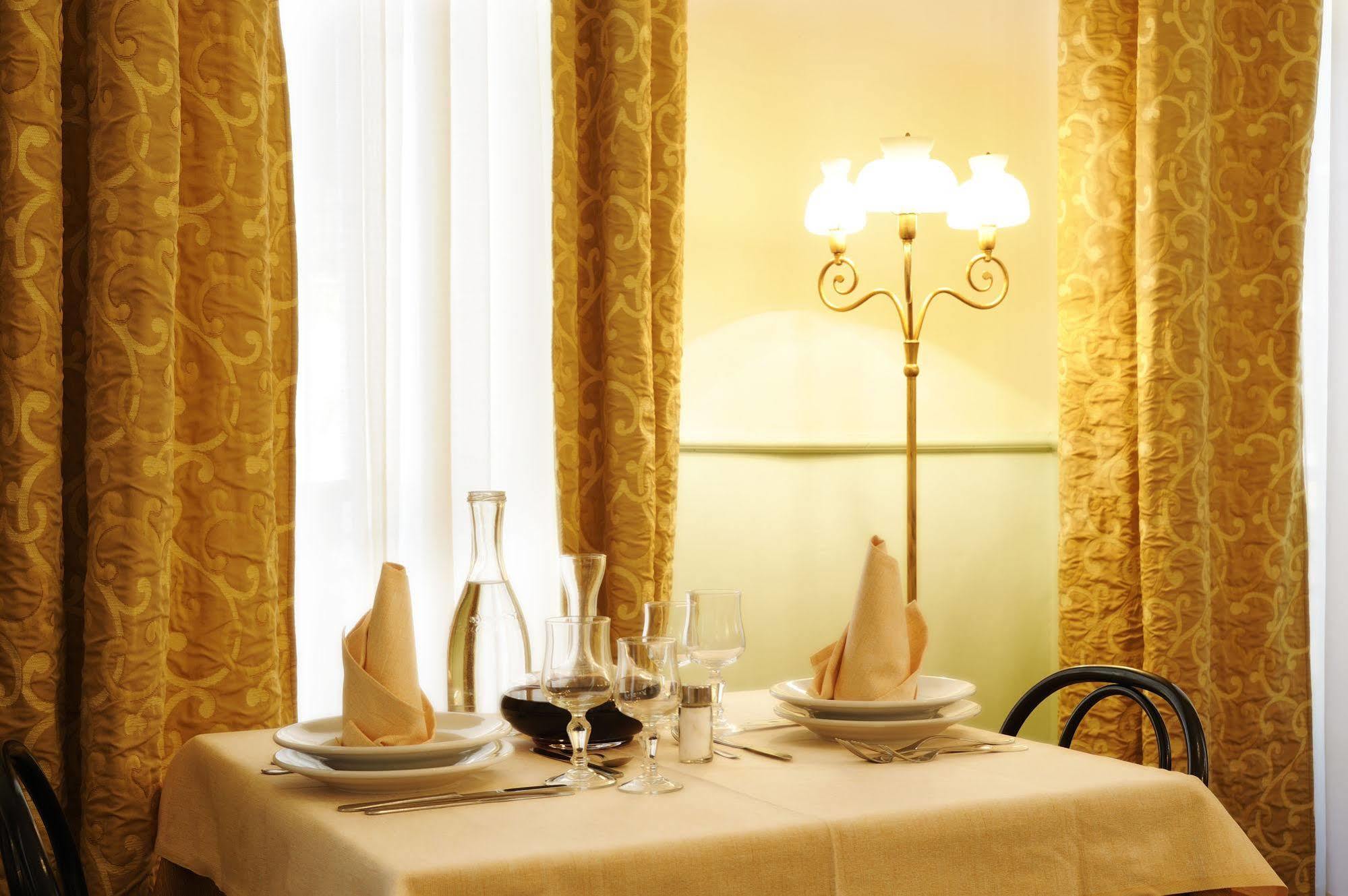 אלסיו Hotel Alfieri מראה חיצוני תמונה